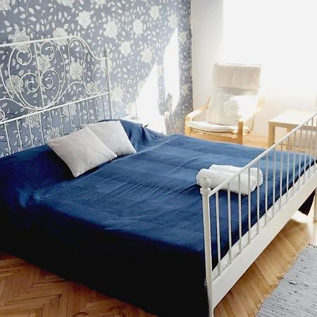 Eozin Apartman Pécs Exterior foto