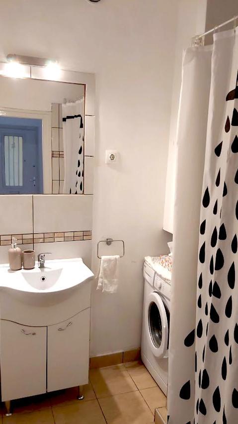Eozin Apartman Pécs Exterior foto